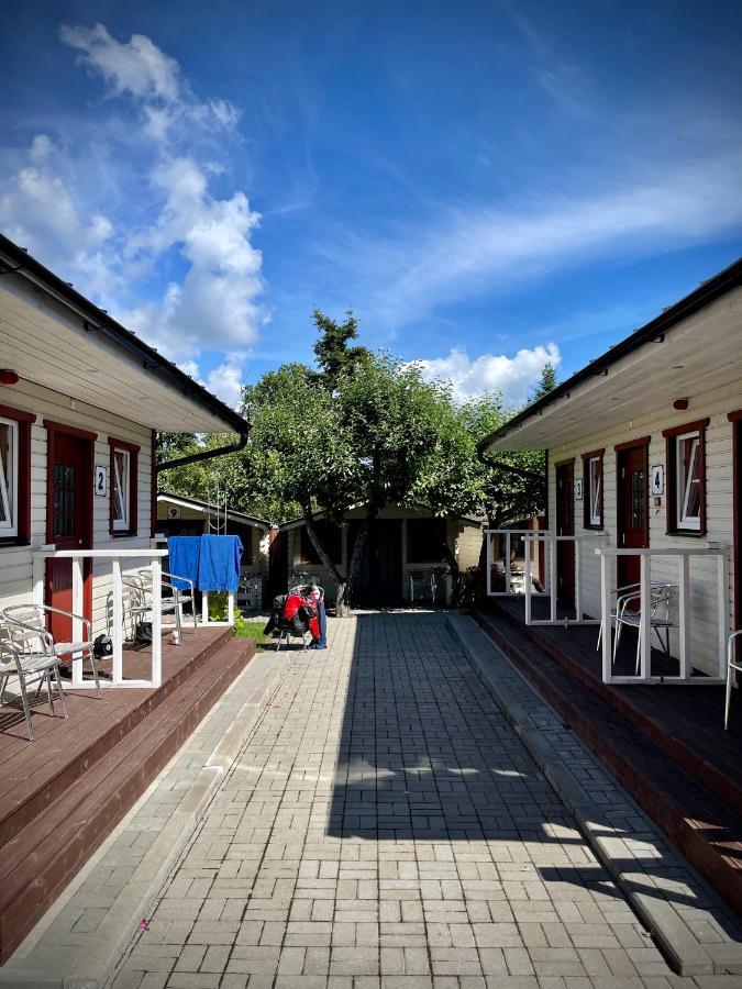 Aleksandri Guesthouse Parnu Exterior photo