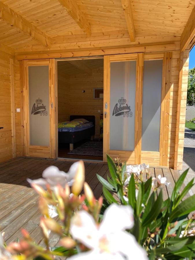 Aleksandri Guesthouse Parnu Exterior photo